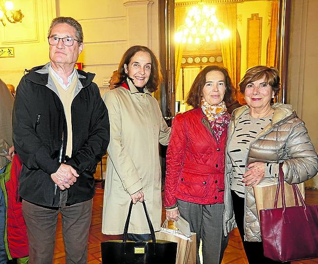 Agustí García, Maite Mínguez, Itziar Ugarte y María José Sánchez Tellaetxe.