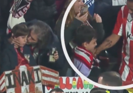 El bonito gesto de Iñaki Williams con un niño aficionado del Athletic: «Vamos a hacer felices a este niño y a su aita»