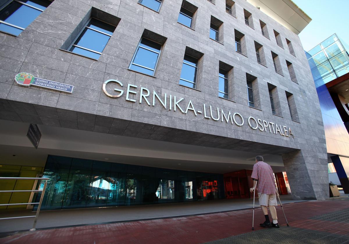 Imagen exterior del hospital de Gernika cuya tercera planta se encuentra vacía en la actualidad.