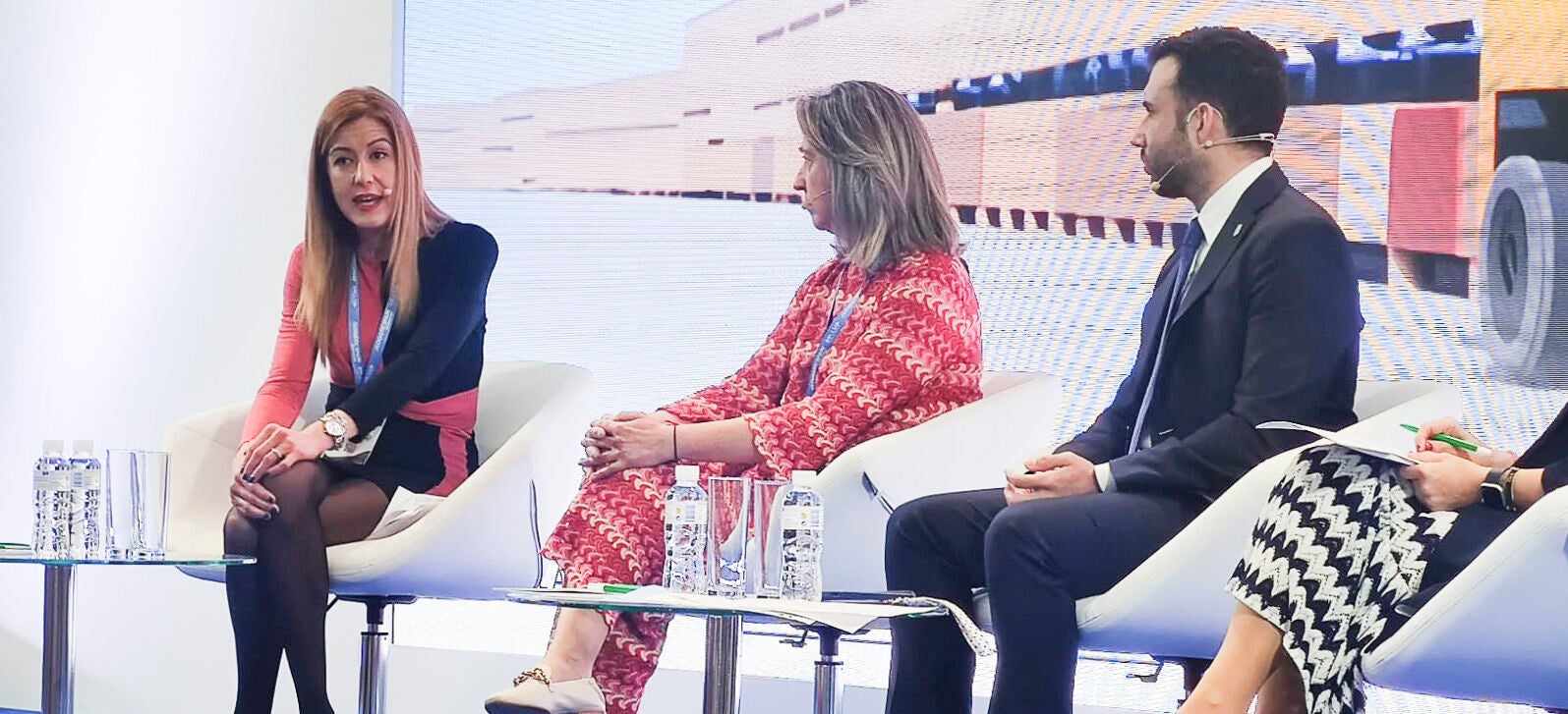 La invitación está relacionada con el éxito de Miranda Empresas.