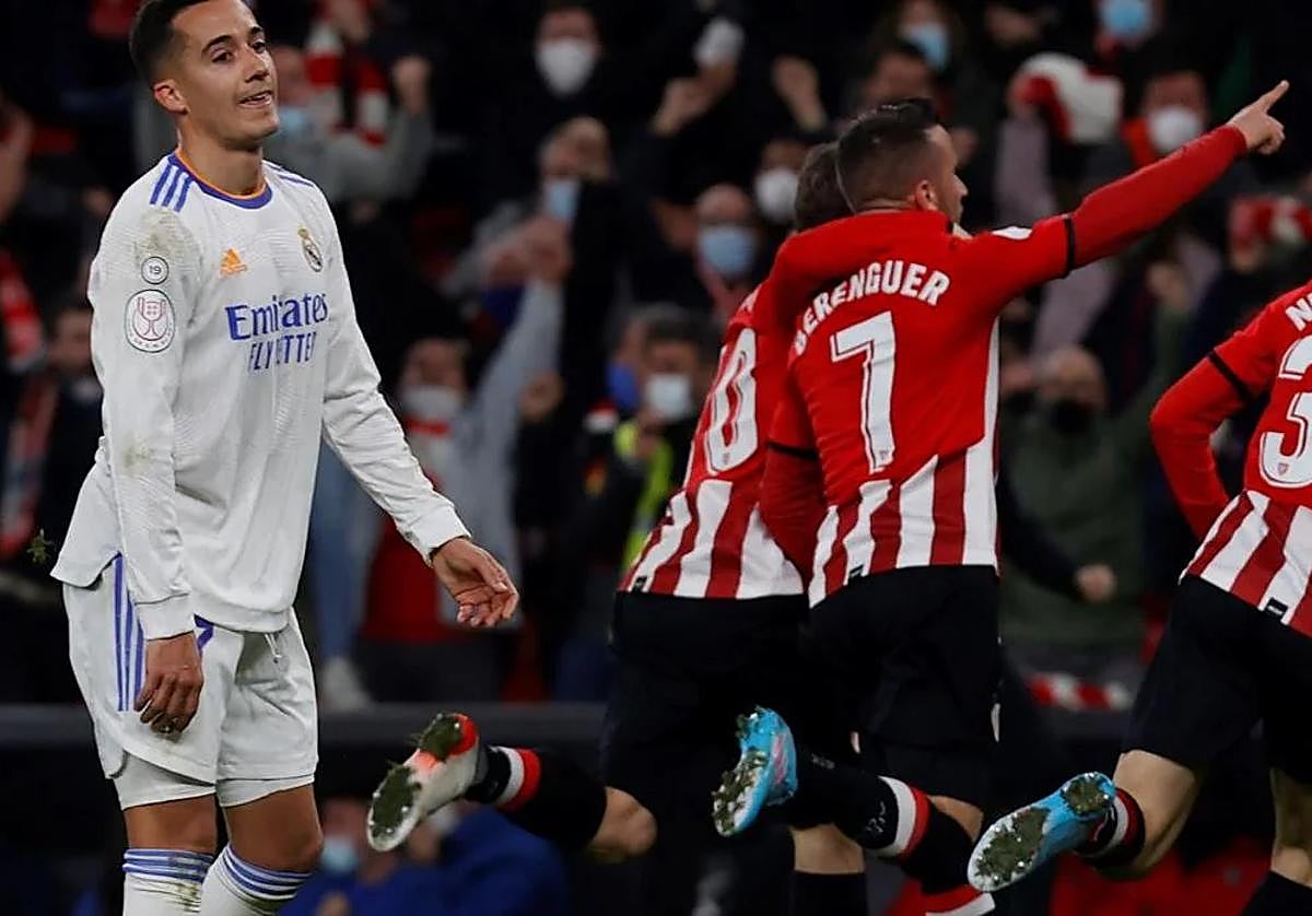 Berenguer, tras anotar el gol de la victoria, en el cruce de Copa de 2022 con el Real Madrid.