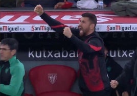 Simón celebra la parada de Agirrezabalaga.