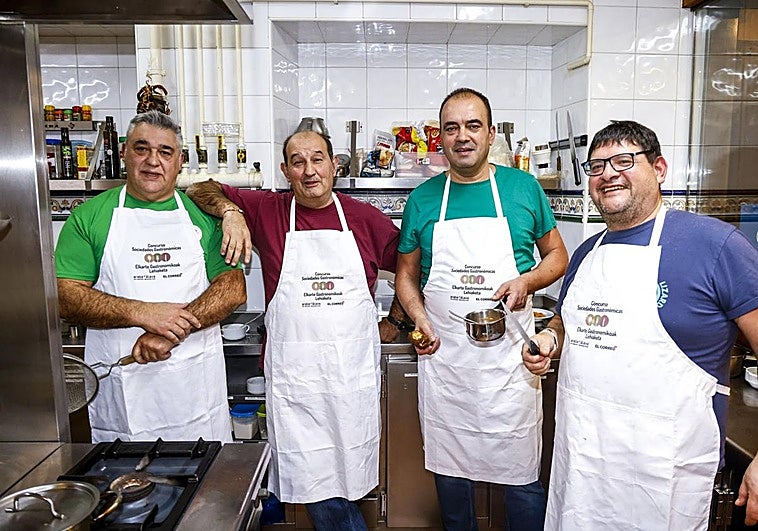 De izquierda a derecha, Juantxu del Olmo, Andoni Gómez 'Tazo', Seve Ubierna y Diego Chaparro.