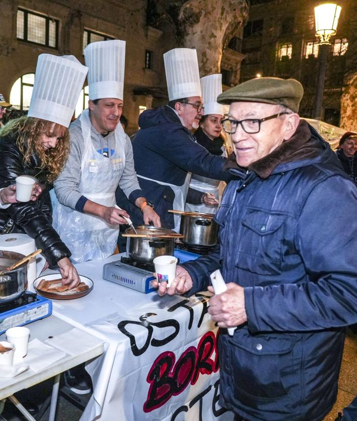 Imagen secundaria 2 - La huelga de hostelería en Álava apenas cierra bares