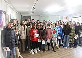 Los jóvenes participaran con sus obras en la sala de exposiciones de Ezkurdi.