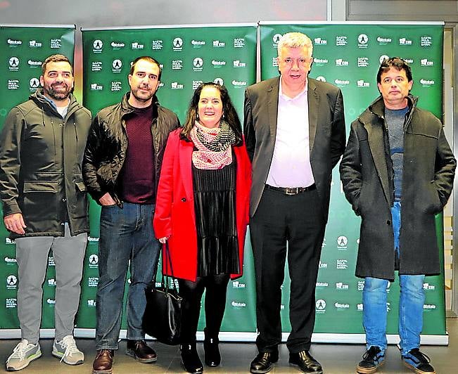 Aitor Elorriaga, Zuhaitz Bilbao, Amaia Basterretxea, Javier Laiseka e Ianko Intxaurrandieta.