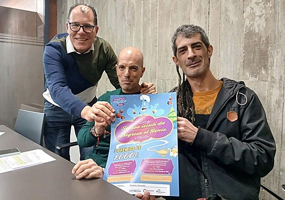 El alcalde, Saulo Nebreda; el portavoz de la asociación de comercios de Ortuella, Aitor Oliver; y el concejal de Comercio, Pedro Pablo Sainz, presentan la campaña.