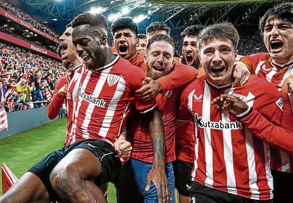 Jugadores del Athletic celebran el gol de Williams en la Copa contra el Barcelona en un San Mamés en éxtasis.