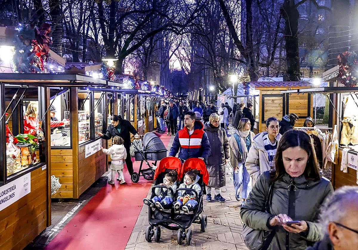 Imagen principal - Ardoaraba llena los hoteles de Vitoria