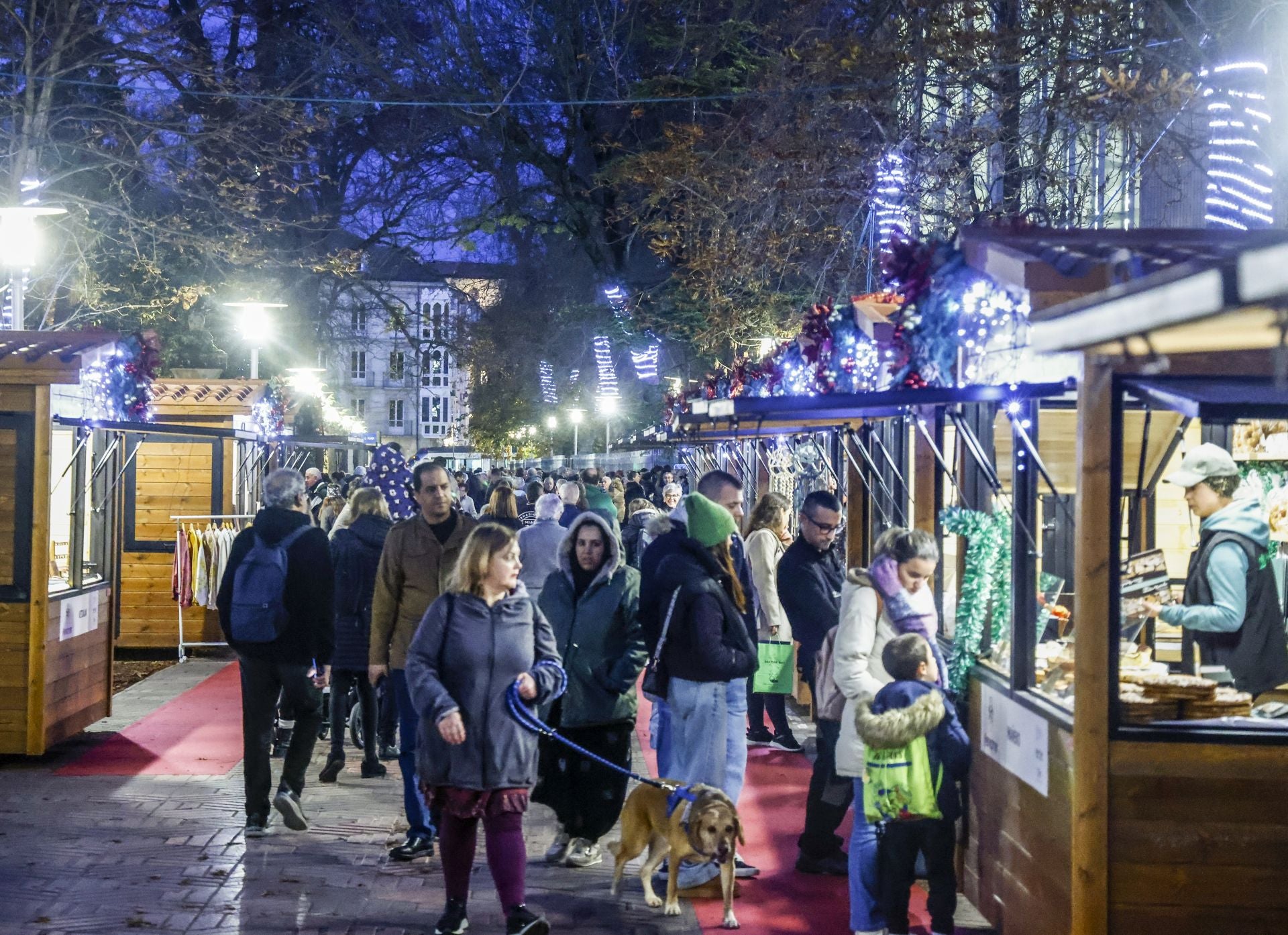 El Mercado de Navidad de Vitoria abre sus puertas