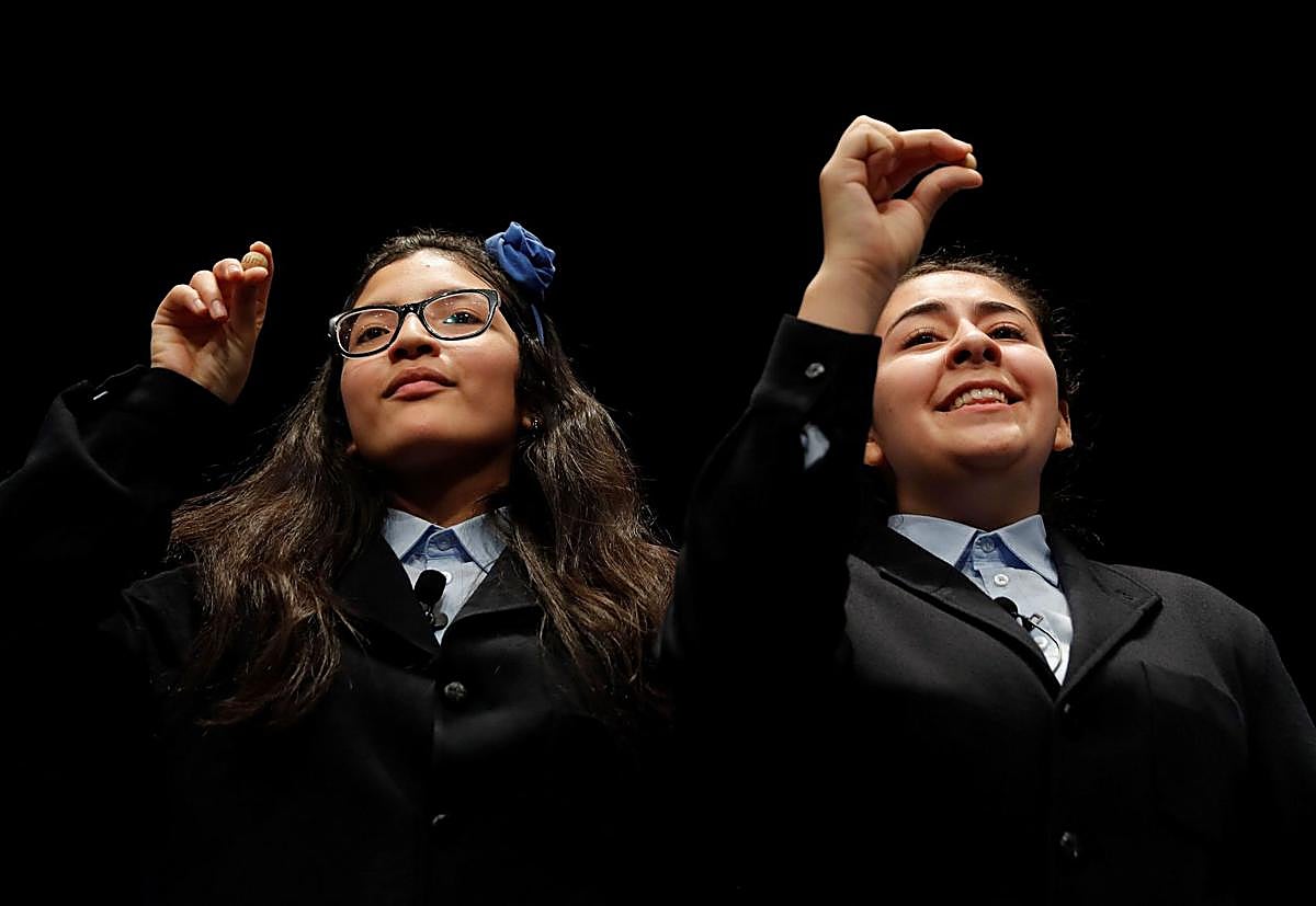 La historia detrás de los niños de San Ildefonso, las voces de la suerte en la Lotería de Navidad