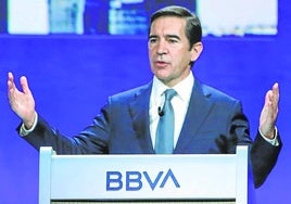 Carlos Torres, presidente de BBVA, en la junta extraordinaria que aprobó la opa.