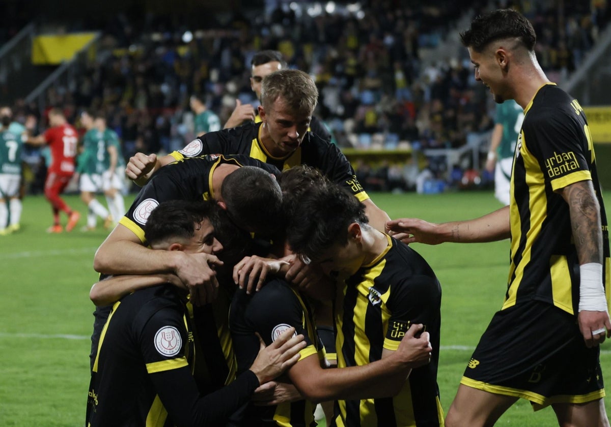 El gran triunfo del Barakaldo como «homenaje al antiguo Lasesarre»