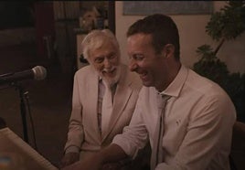 Coldplay rinde tributo a Dick Van Dyke en su último videoclip 'All My Love'.