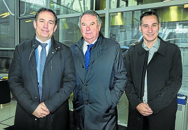 Asier Anuzita, Javier Aguirregabiria e Iker Casanova.