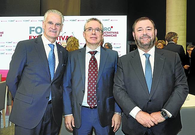 Juan Ugarte, Óscar Villasante y Juan Antonio Sánchez Corchero.