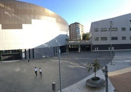 La agresión con arma blanca ocurrió en los soportales del Iradier Arena.