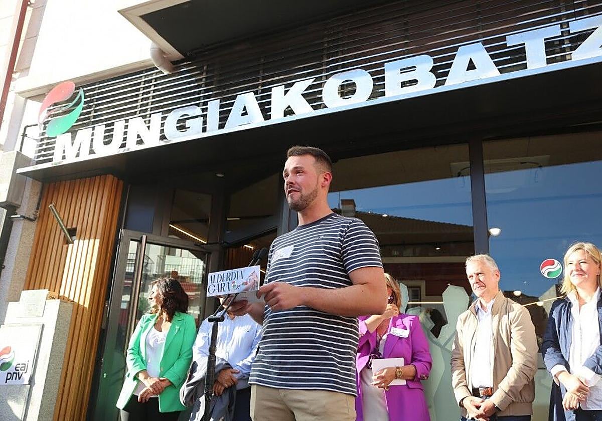 Inauguración del batzoki de Mungia.