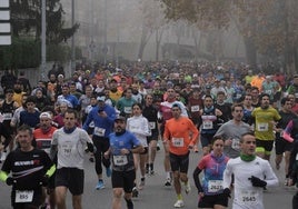 Participantes en la pasada edición de la Media Maratón de Vitoria.