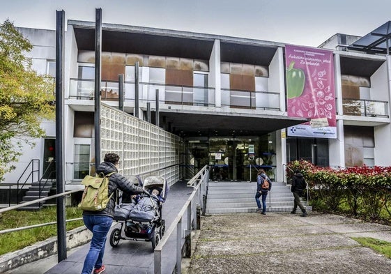 Osakidetza rectifica y reabrirá el PAC de San Martín en febrero