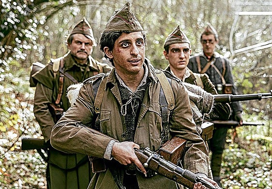 El cómico y mago Óscar Lasarte da vida a un joven Miguel Gila en el filme.