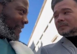 El enganchón entre Gabriel Rufián y Bertrand Ndongo a la salida del Congreso