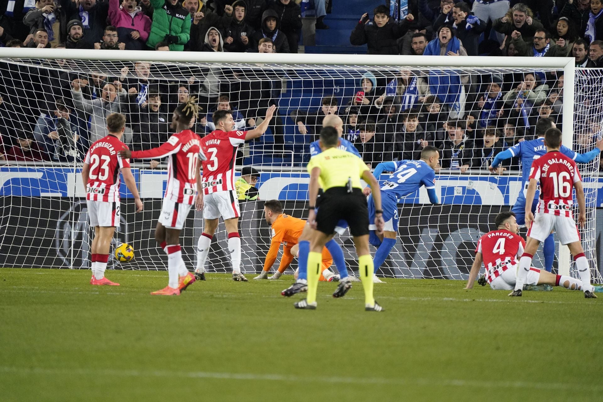 Jordán marca ante el Athletic.