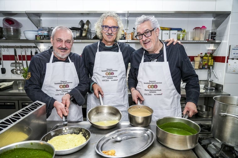 Arturo Fernández de Pinedo, Miguel Ángel González y Pruden Cuenca.