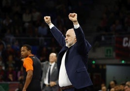 Pablo Laso da instruciones durante el partido de Euroliga contra la Virtus de Bolonia.