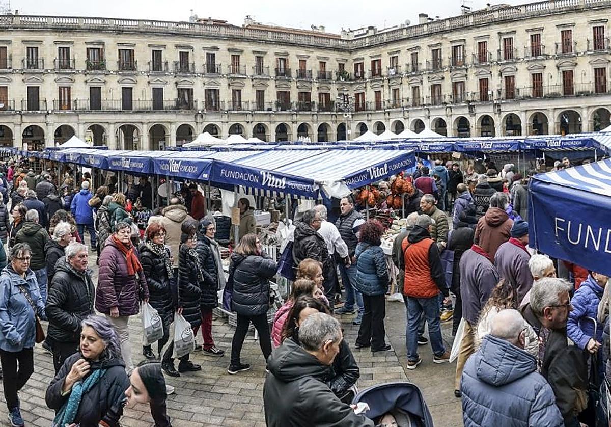 El Mercado de Navidad de la Fundación Vital en la plaza de España.