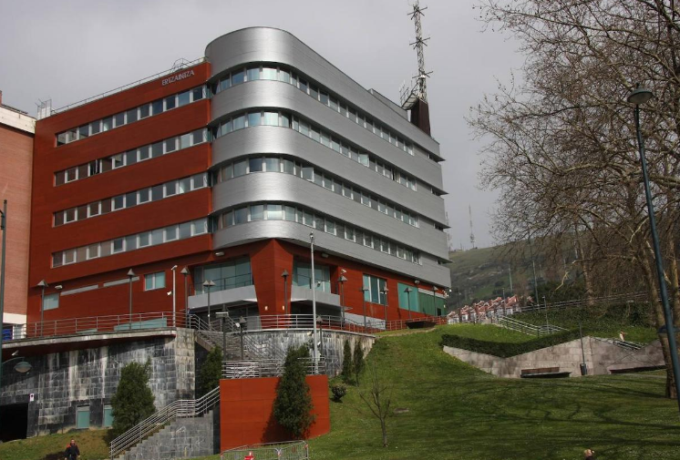 Comisaría de la Ertzaintza en Deusto.