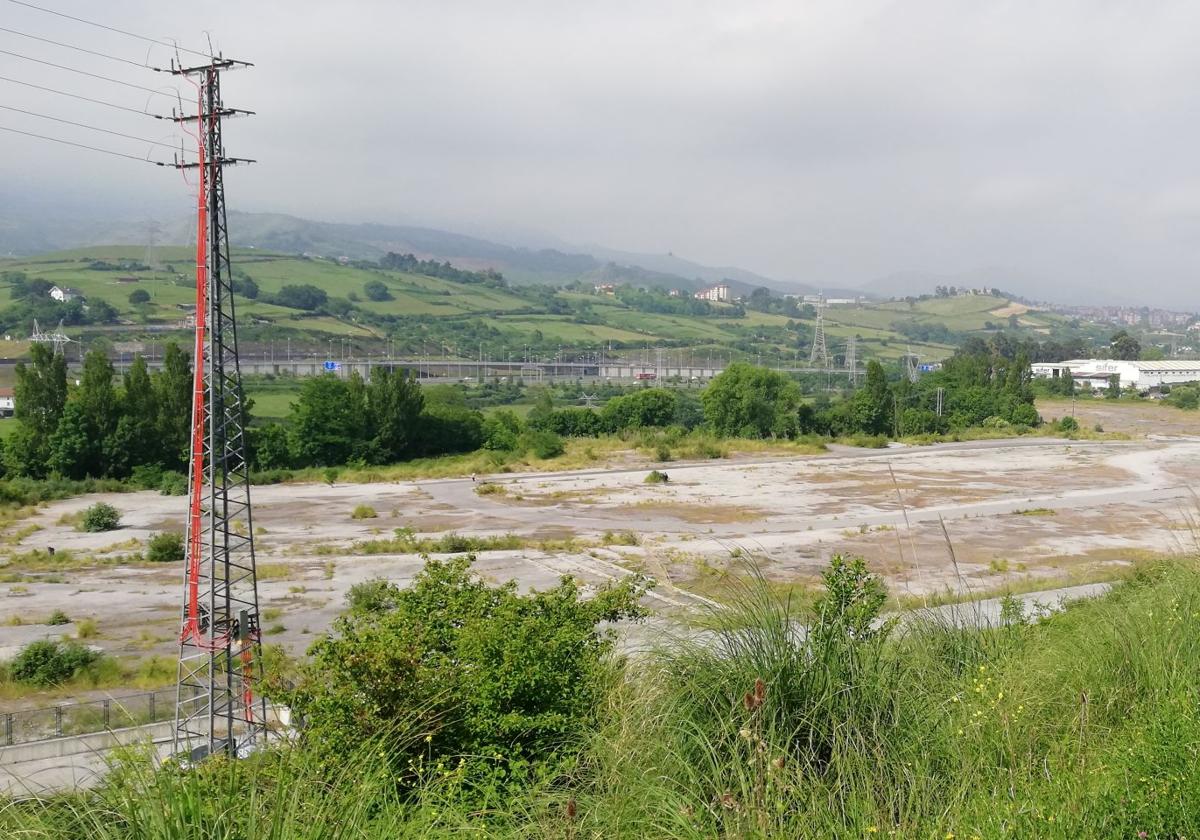 En el solar, ubicado a las afueras de Kabiezes, hay enterradas mil toneladas de lindano, un pesticida cancerígeno.