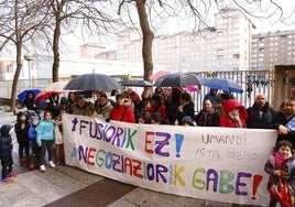 Concentración de padres de Umandi y Padre Orbiso