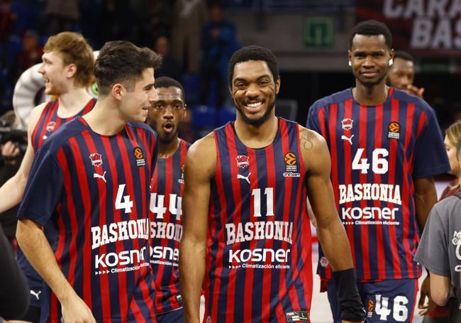 Sonrisas de felicidad tras la importante victoria ante el Fenerbahce