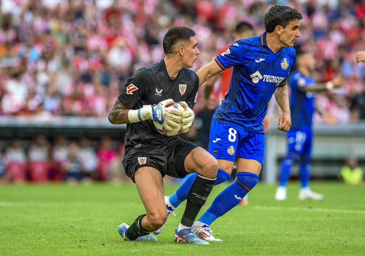 El Athletic reconoce que busca salida a Padilla: «No tiene sentido tenerlo parado»