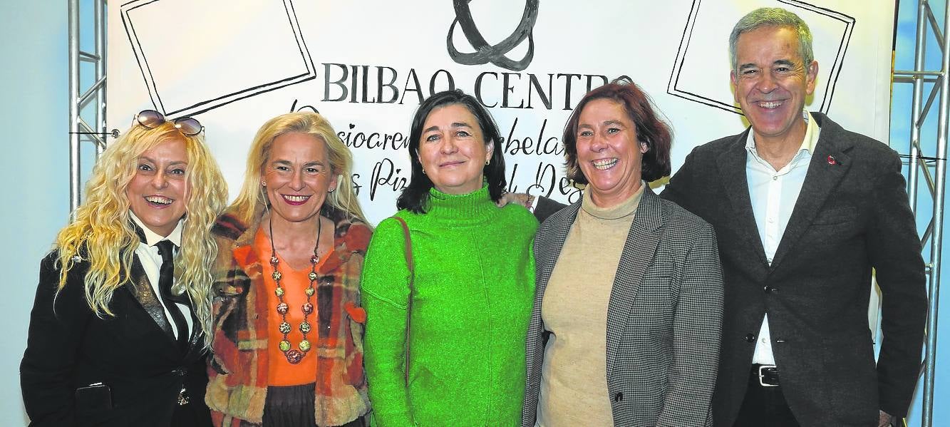 Olga Zulueta, Esther Martínez, Yolanda Díez, Amaia Arregi y Jorge Aio.