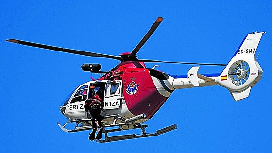 La Ertzaintza deberá indemnizar a dos empresas por no alquilarles un helicóptero