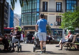 Los hogares en los que viven familias de dos miembros con hijos caen cada año.