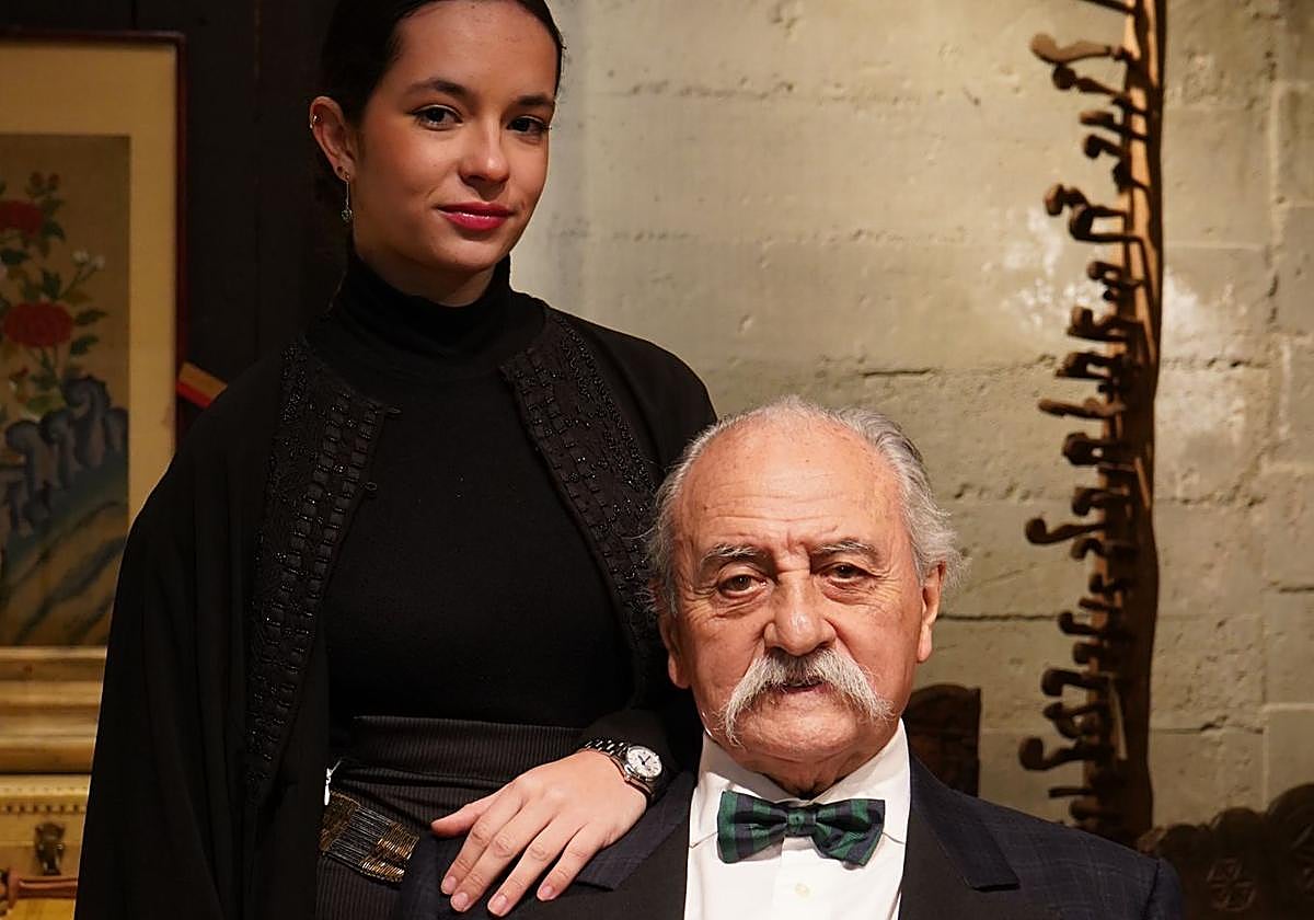 Los Smith, abuelo y nieta, reinventan las sudaderas que triunfaron en los 80 en Bizkaia