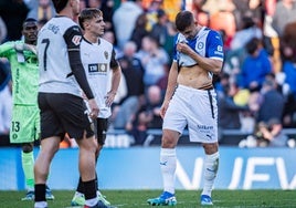 Al Alavés se le escapó la victoria ante el Valencia en el último suspiro en Mestalla.