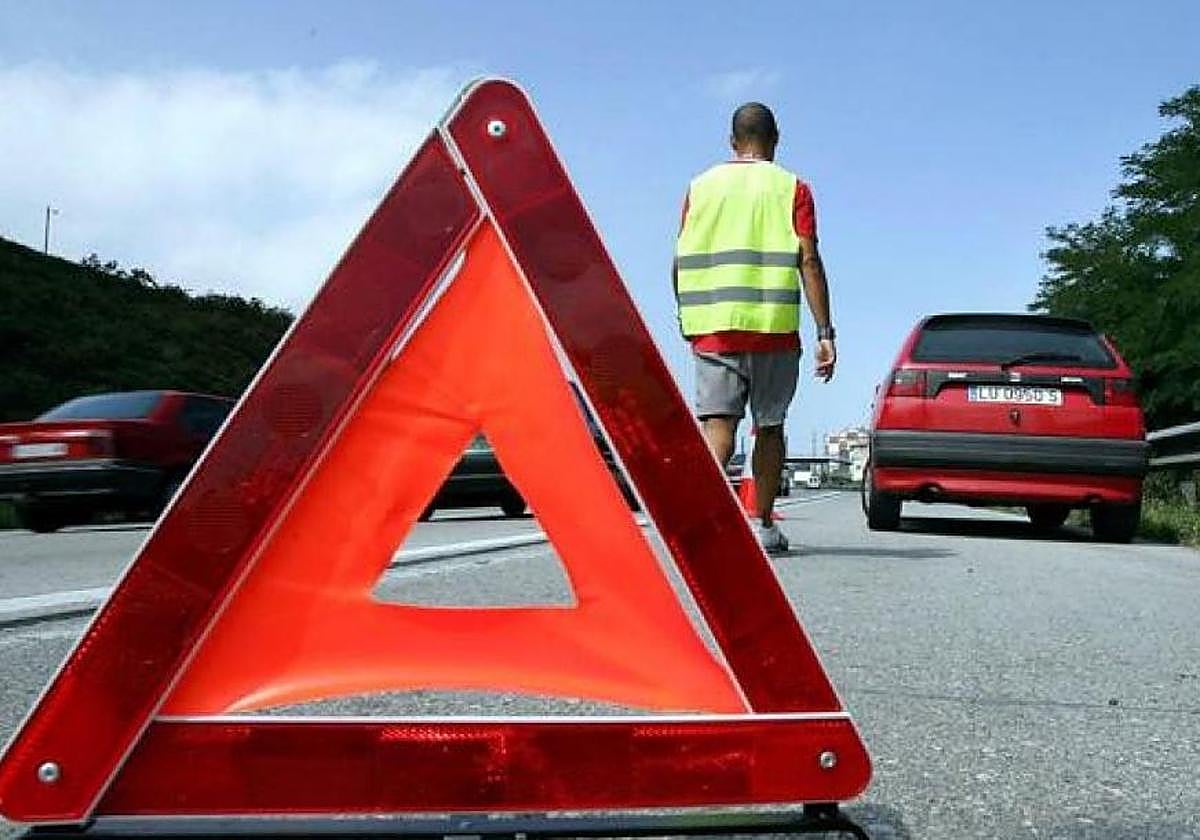 Adiós a los triángulos de emergencia en 2025: este es el dispositivo de la DGT que debes comprar