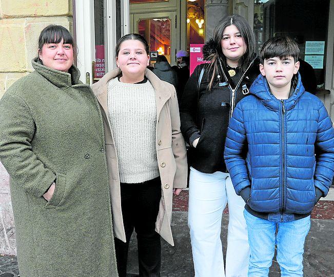 Mercedes Axpe, Rocío Sertucha, Celia Murillo y Mauro Murillo.