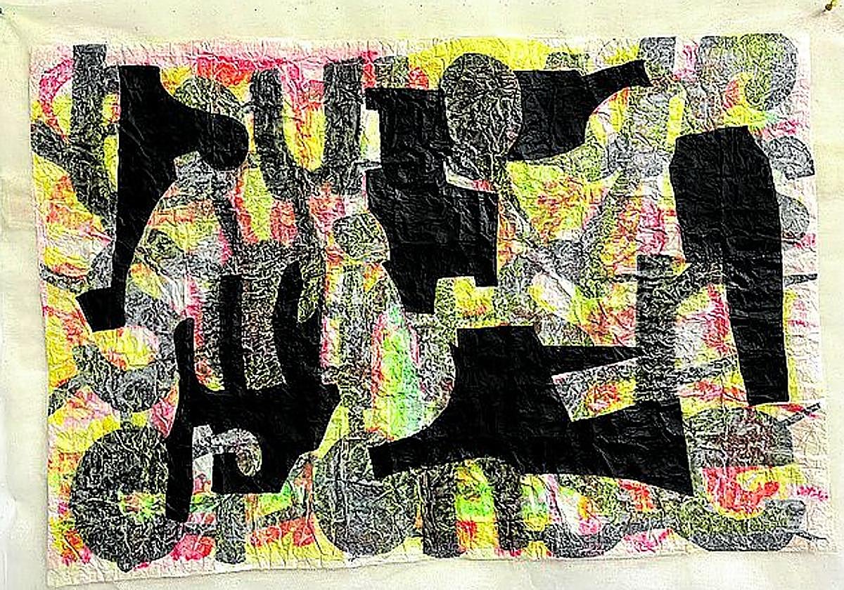 Las letras se convierten en algo abstracto en la obra de Kraviez.