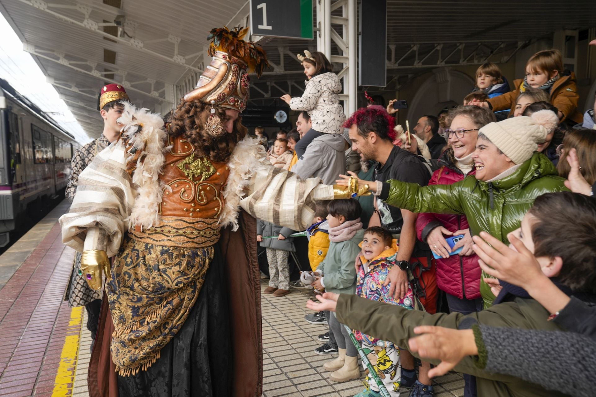 Las imágenes de la llegada de los Reyes Magos a Vitoria