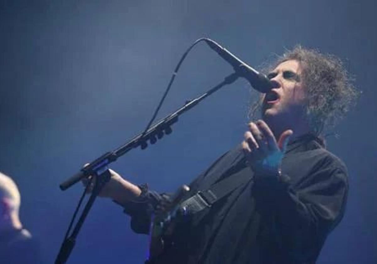 Robert Smith, vocalista de The Cure.