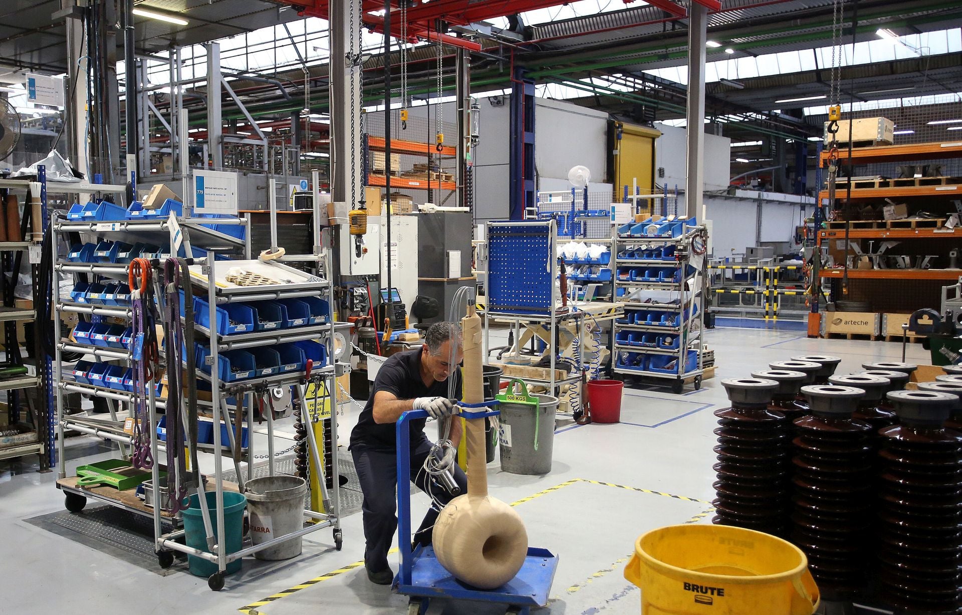 Instalaciones de Arteche, la empresa vasca que más se revalorizó en Bolsa durante el 2024 por el auge de la electrificación.