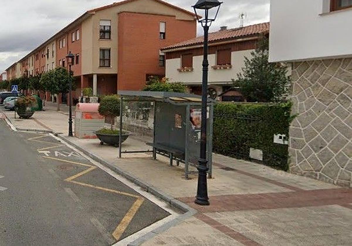 La parada de taxis de Iruña de oca está frente al Ayuntamiento.