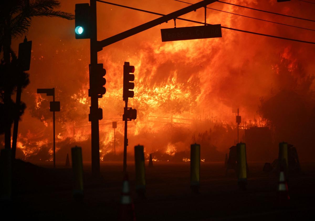 Gasolina al fuego de Los Ángeles