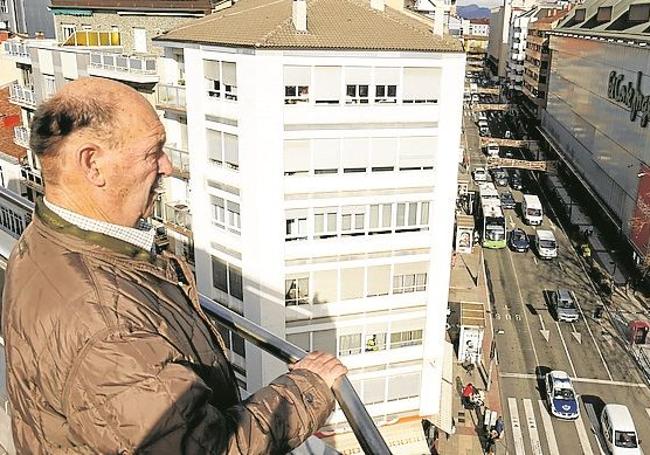 En la calle Paz los vecinos conviven con un importante ruido.