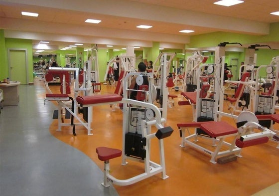 Foto de archivo de una sala con maquinaria en el polideportivo de Lasesarre.